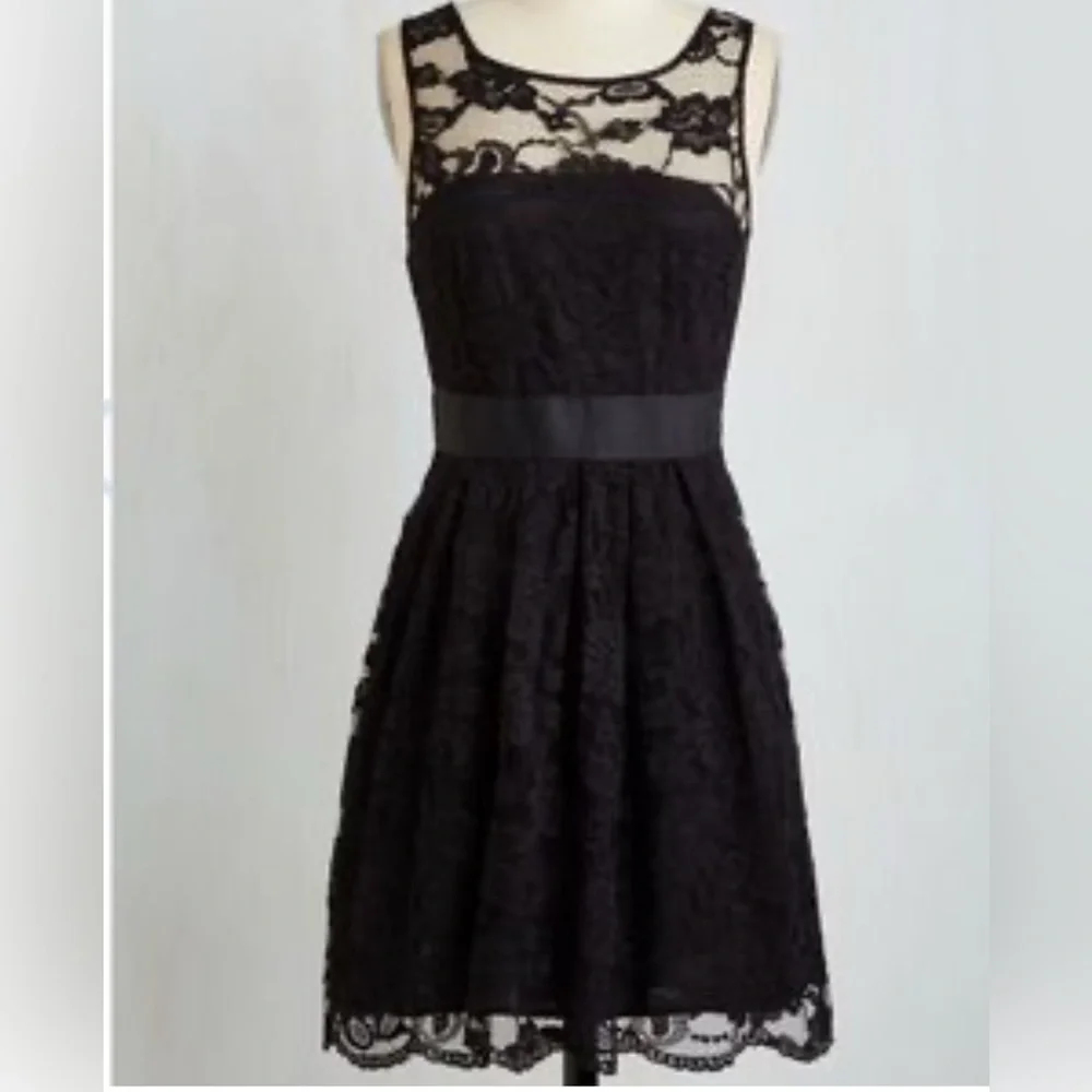 NWT BB Dakota Rylin Lace Dress, Sz 4 - Picture 5 of 16